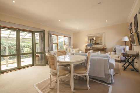 Magnolia Cottage - Accommodation Noosa 2