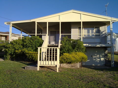 Meredith Place - Accommodation Noosa 0