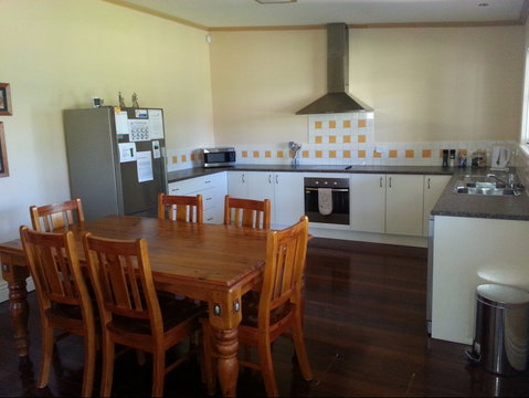 Phoenix Cottage - Accommodation Noosa 0