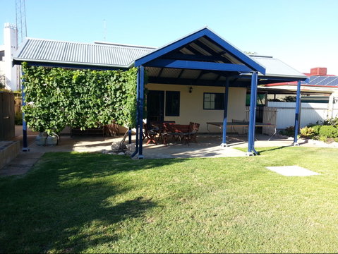 Phoenix Cottage - Accommodation Noosa 2