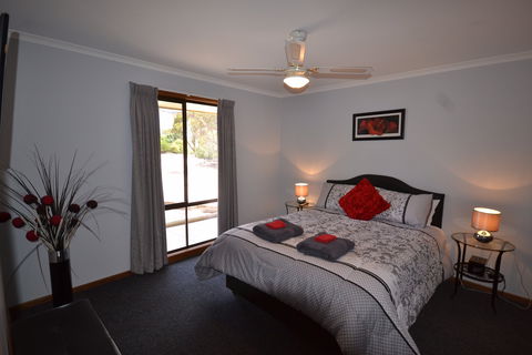 Riverbush Cottages - Accommodation Noosa 2