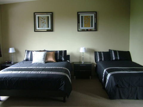 Sacred Mountain Retreat - Accommodation Noosa 0