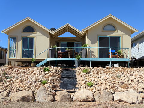 Telly's At Palm Cove - Accommodation Noosa 0
