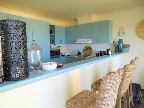 Telly's At Palm Cove - Accommodation Noosa 2