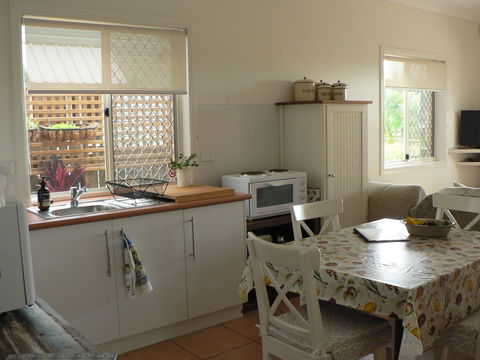 The Friendly Chat Bed And Breakfast And Self-contained Accommodation - Accommodation Noosa 0