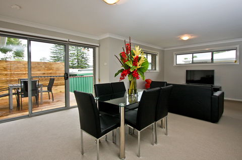 Cardiff Executive Apartments - Accommodation Noosa 1