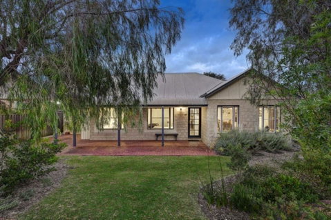 Cottage Retreat/Shady Cottage - Accommodation Noosa 0