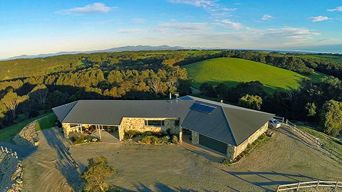 Eagle Rock Retreat - Accommodation Noosa 0
