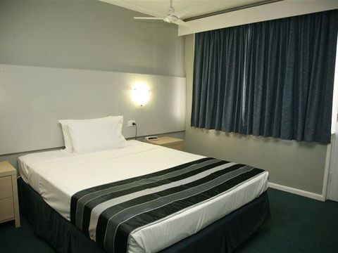 Flinders Motel - Accommodation Noosa 0