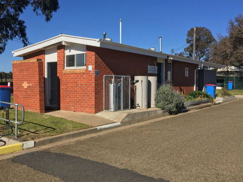 Harden Caravan Park - Accommodation Noosa 2