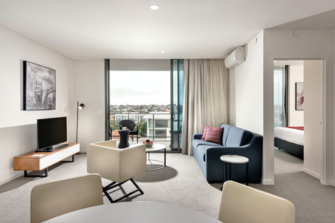 Ramada By Wyndham Vetroblu Scarborough Beach - Accommodation Noosa 2