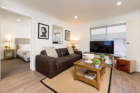 Sleeping In Style - Accommodation Noosa 0