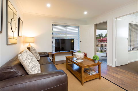 Sleeping In Style - Accommodation Noosa 2