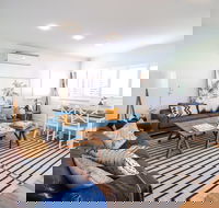 The Lakehouse at Raffetys Resort - Accommodation Noosa