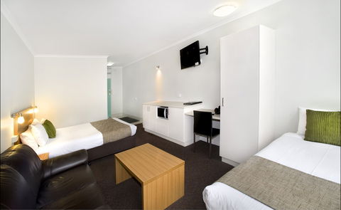 Admiralty Inn - Accommodation Noosa 1