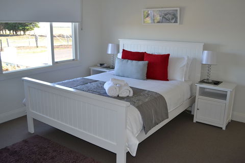 Calgary Accommodation & Killara Accommodation - Accommodation Noosa 1