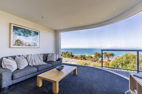 Dlux + Escape @ 83 Great Ocean Road Apartments Lorne - Accommodation Noosa 0