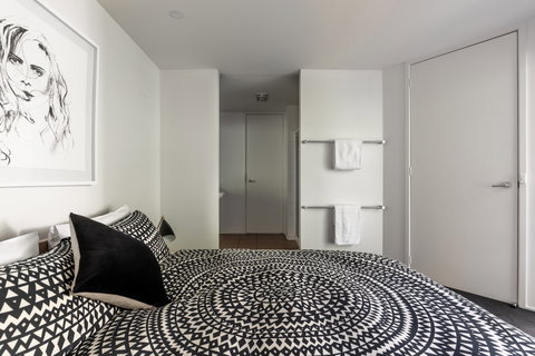 Dlux + Escape @ 83 Great Ocean Road Apartments Lorne - Accommodation Noosa 2