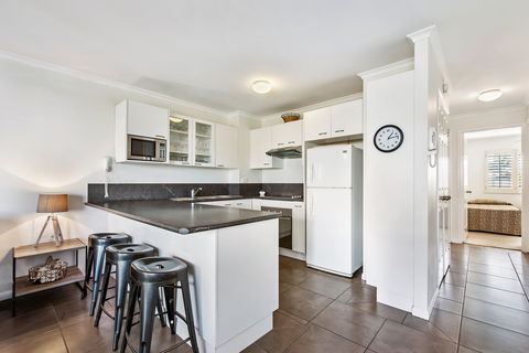 Dockside Holiday Apartments - Accommodation Noosa 2