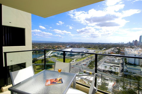 Mantra Broadbeach On The Park - Accommodation Noosa 2