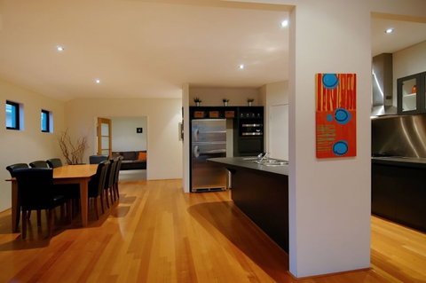 The Sanctuary - Accommodation Noosa 2