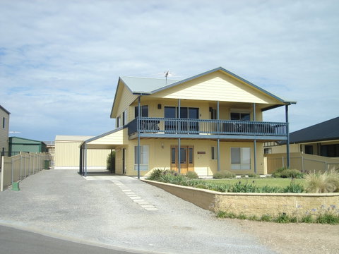 The Ozzie Oyster - Accommodation Noosa 0