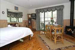 Eagle Hammer Cottages - Accommodation Noosa 2