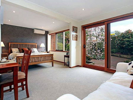 The Courtyard Mt Eliza - Accommodation Noosa 1