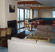 Trackers Mountain Lodge - Accommodation Noosa