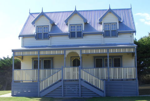 Belfast Cottages - Accommodation Noosa 2