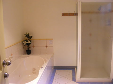 Belfast Cottages - Accommodation Noosa 5