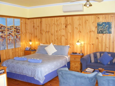 Belfast Cottages - Accommodation Noosa 6