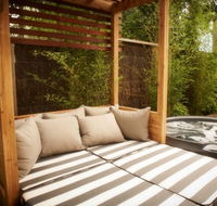 Lake House - Accommodation Noosa