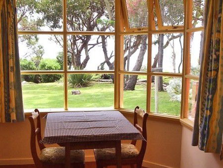 Anchlia Waterfront Cottage - Accommodation Noosa 0