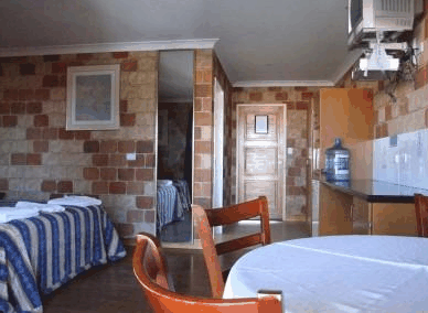 Next Golfers Inn - Accommodation Noosa 2