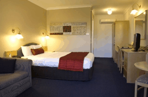 In Town Motor Inn - thumb 1