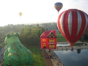 Balloon Safari - Accommodation Noosa 2
