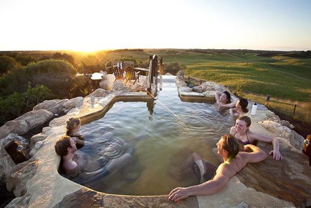 Peninsula Hot Springs - Accommodation Noosa 2