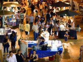 Surfers Paradise Beachfront Markets - Accommodation Noosa 0