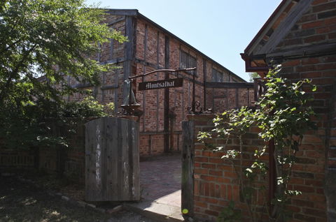 Montsalvat - Accommodation Noosa 1