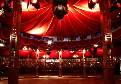 Wonderland Under The Melbourne Star - Accommodation Noosa 2