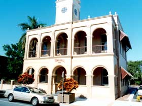 Mackay Town Hall - Accommodation Noosa 0