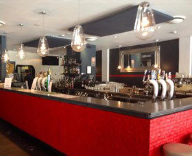 The White Horse Hotel - Accommodation Noosa 0