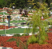 18 Hole Mini Golf - Club Husky - Accommodation Noosa