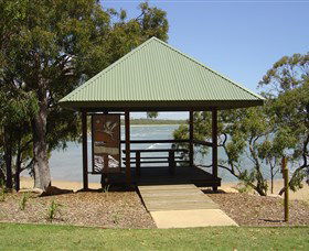 Canoe Point Beach And Parklands - Accommodation Noosa 2