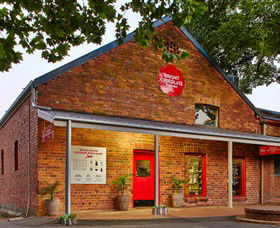 Bright Chocolate - Accommodation Noosa 0