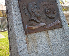 Thunderbolt's Statue And Constable Walker Memorial - Accommodation Noosa 0
