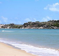 Dhamitjinya East Woody Island and Galaru East Woody Beach