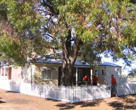 Lake Grace ACT Accommodation Noosa