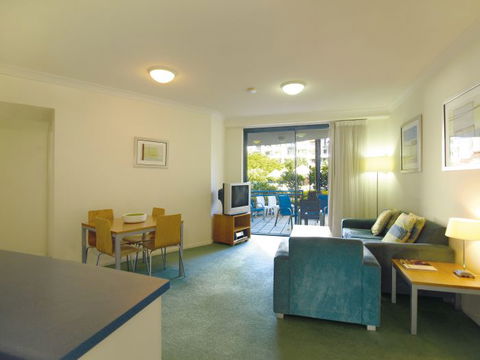 Oaks Calypso Plaza - Accommodation Noosa 2